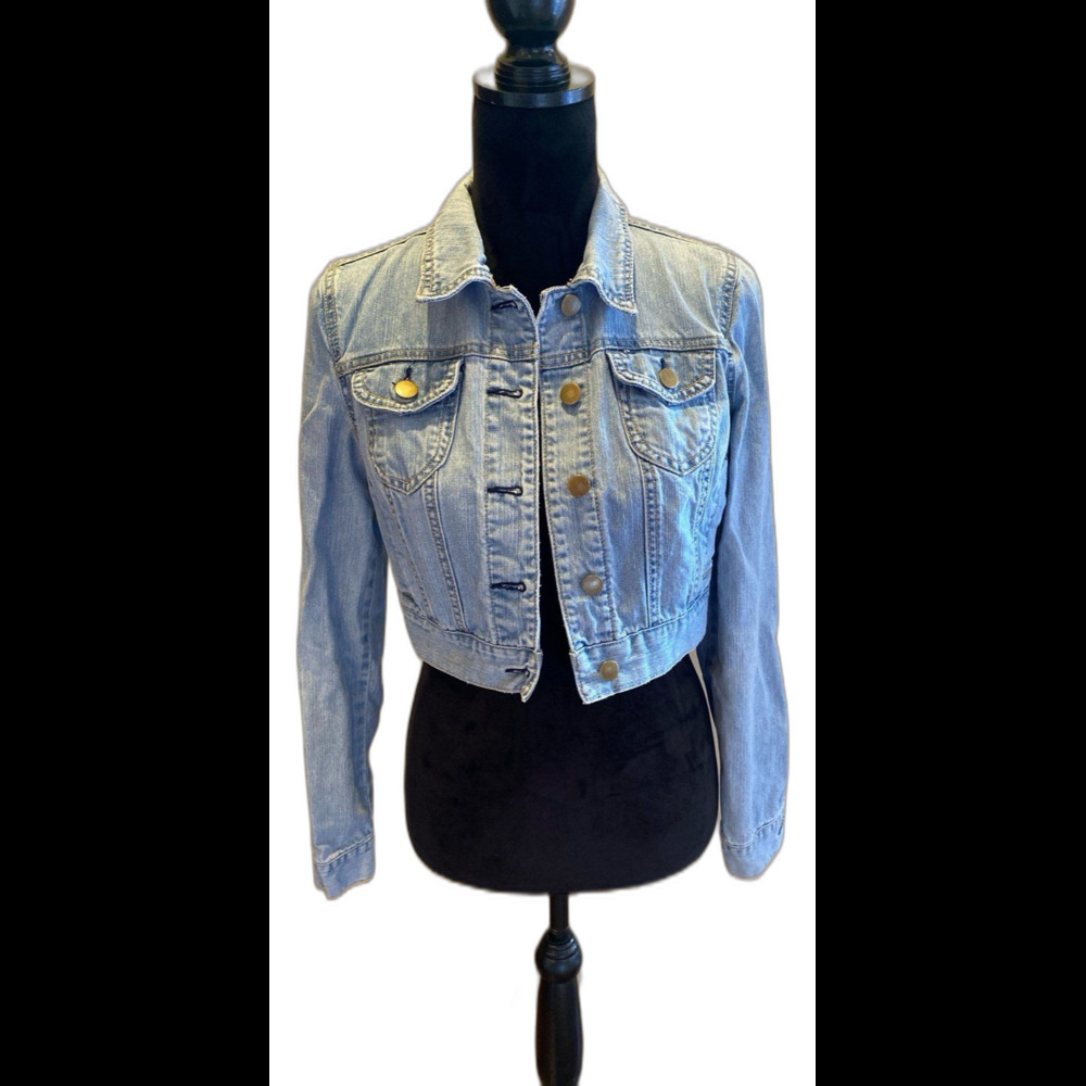 Forever 21 Womens Denim Jacket Cropped Size Medium (measures Small) Faded‎ Look